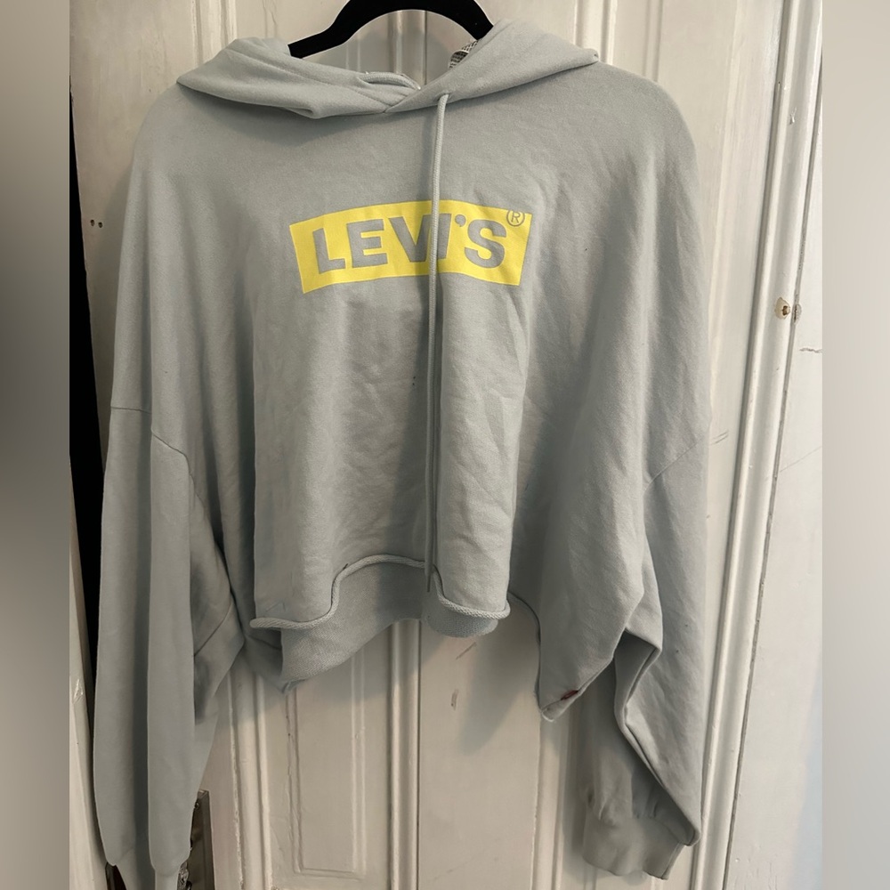 Levi’s Cropped Sweatshirt